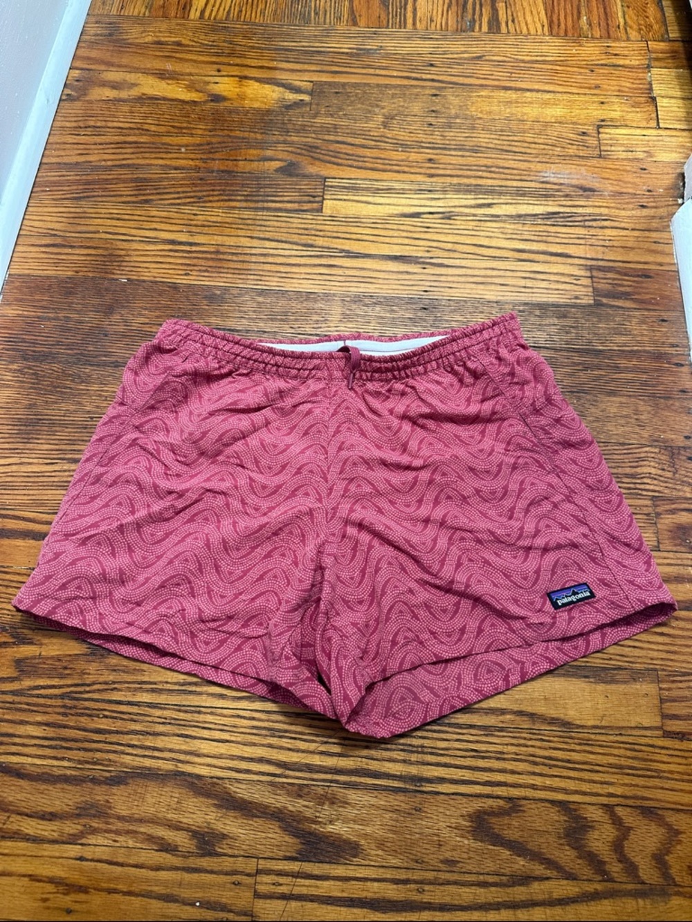 Patagonia Women's Wave-Print Pink baggies shorts